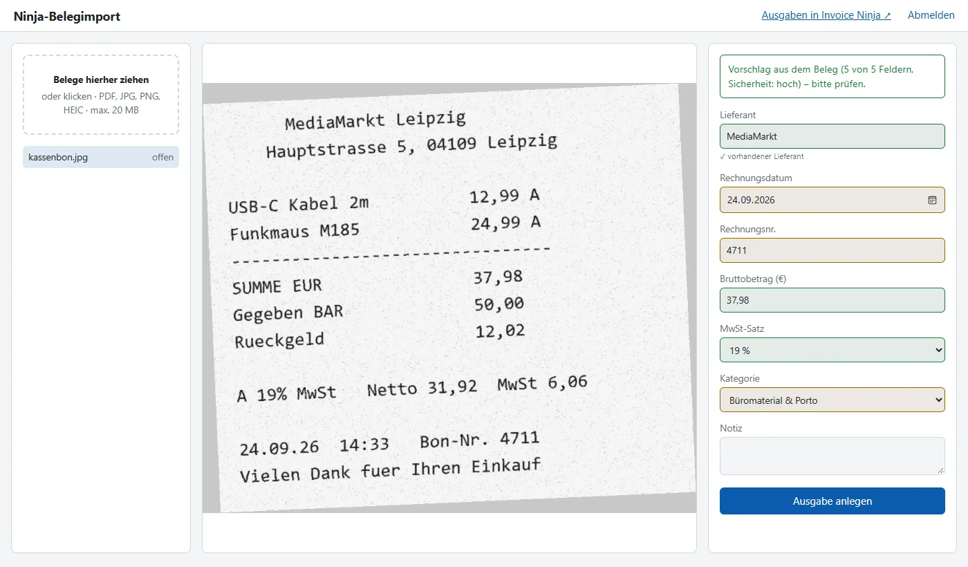 Ninja-Belegimport: links die Belegliste, in der Mitte ein Kassenbon-Foto, rechts das vorausgefüllte Formular mit grün markierten Feldern